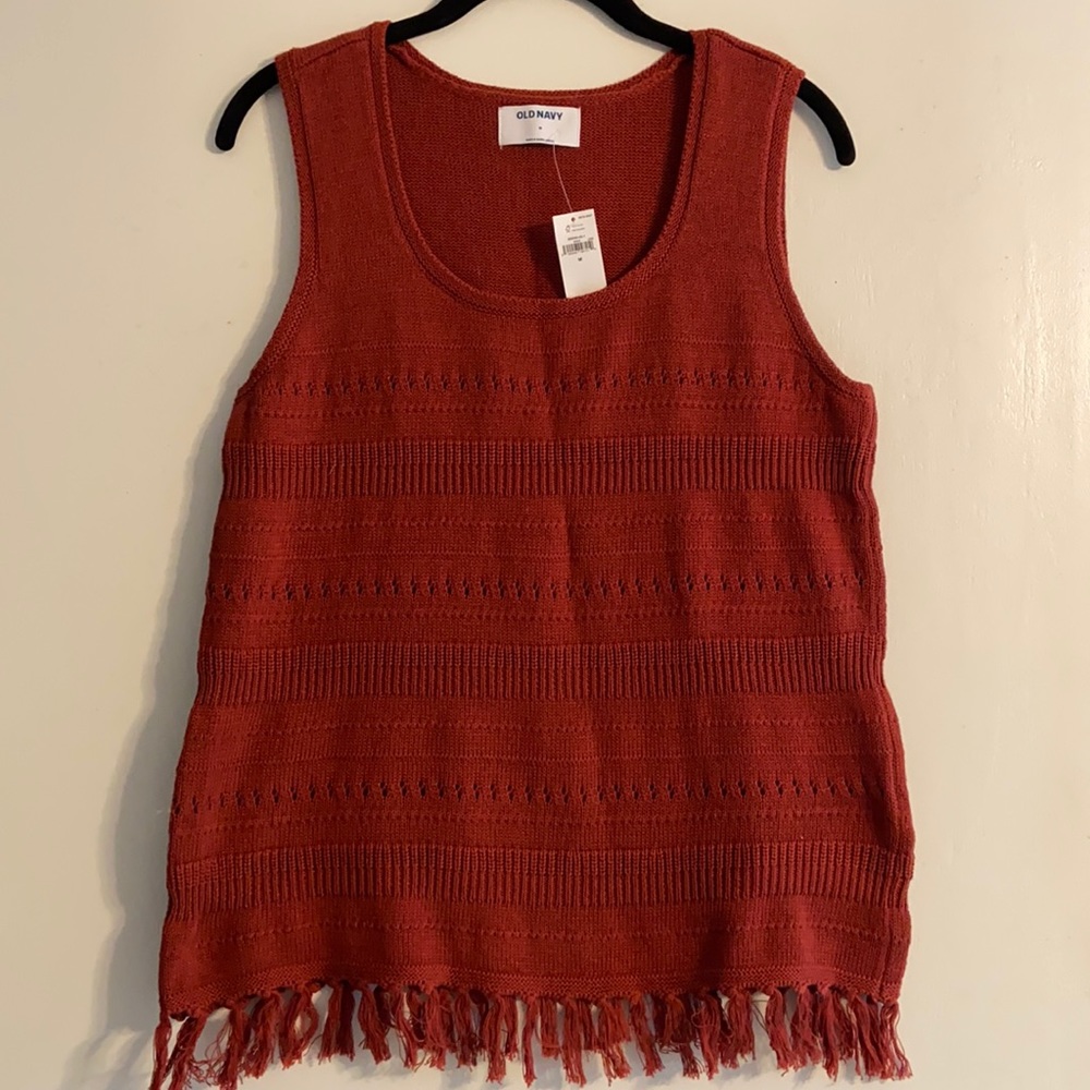 *NWT* knit fringe hem sleeveless shirt